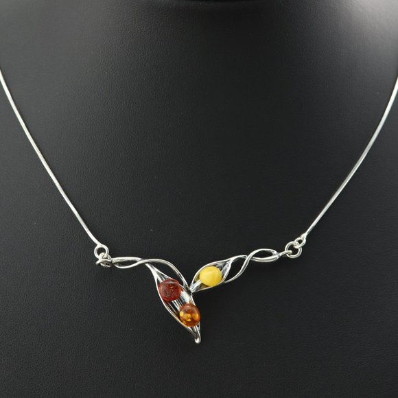Sterling silver necklace with natural Baltic amber - Picture 3 of 13